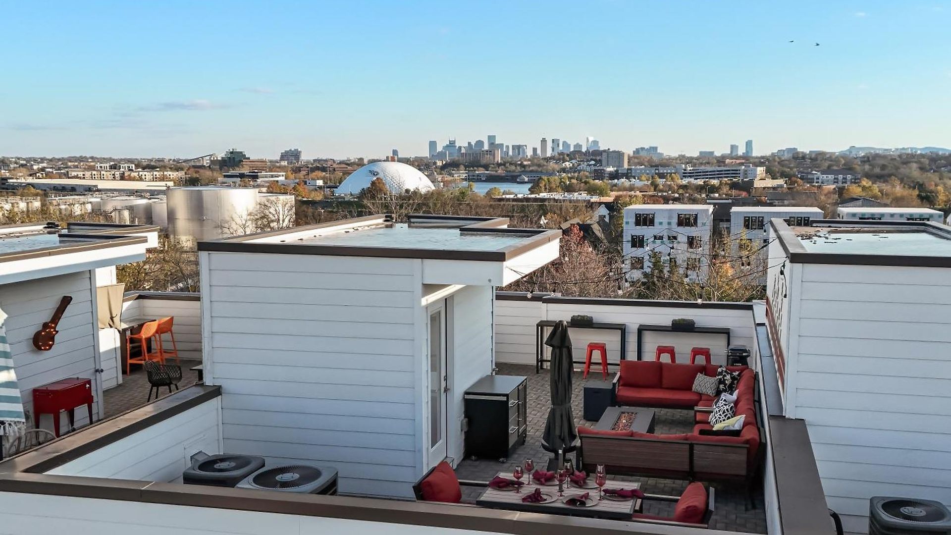 Cool Townhouse Close To Downtown