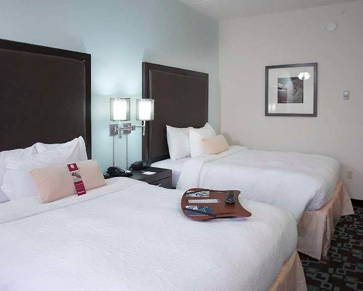 Hampton & At Opryland Hotel Nashville