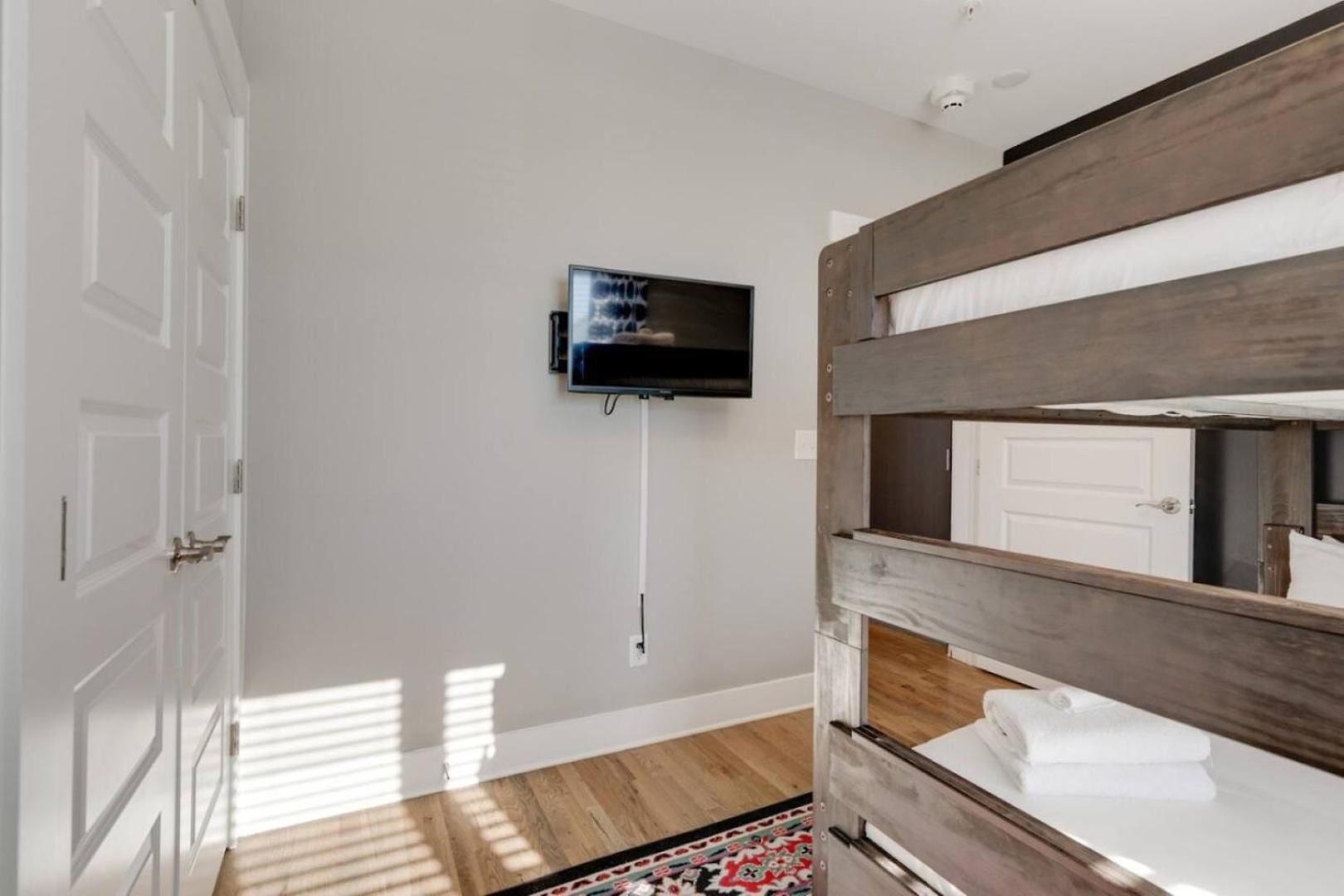 Nations Sky Retreat 2br Private Rooftop Views Nashville