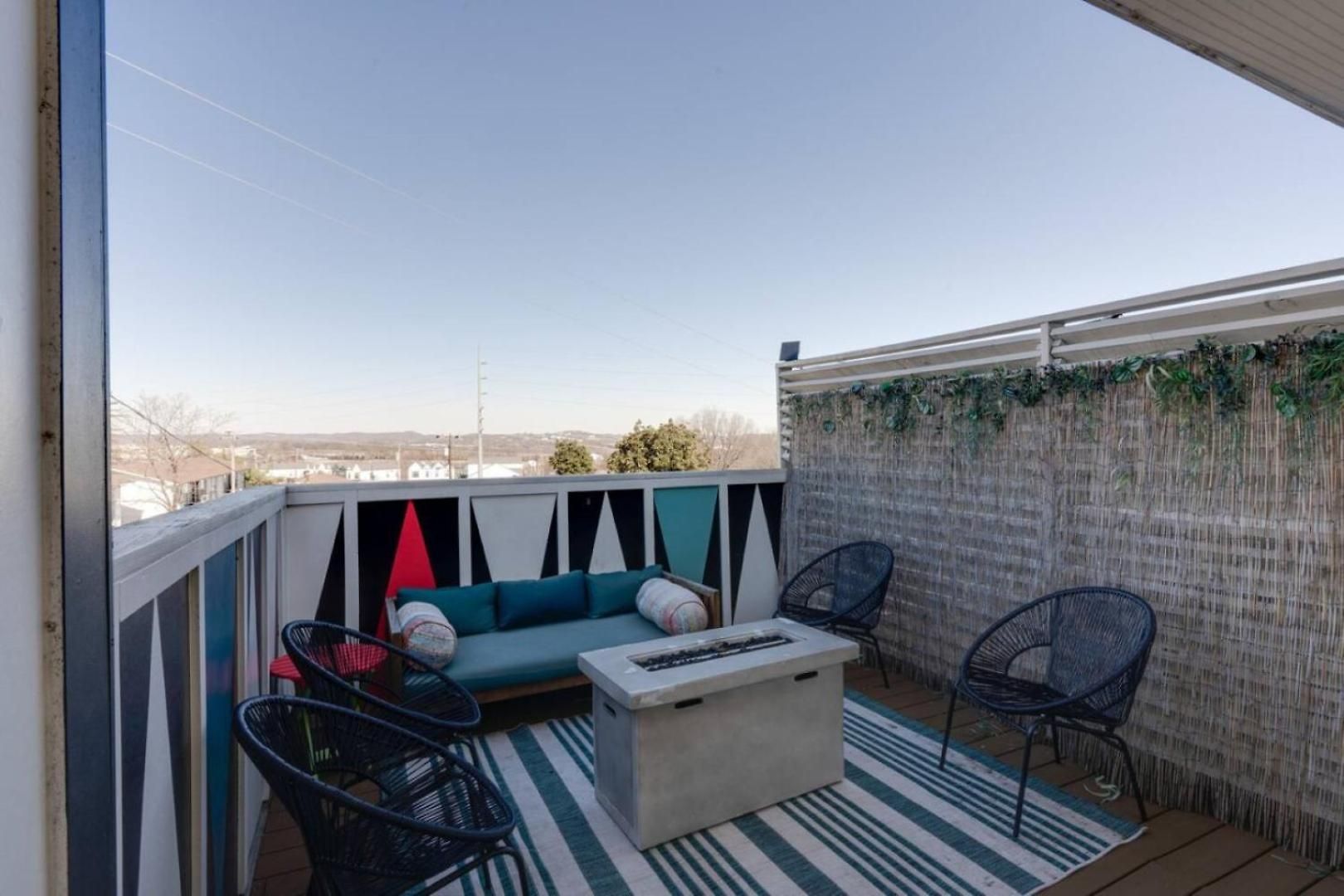 Apartment Nations Sky Retreat 2br Private Rooftop Views *