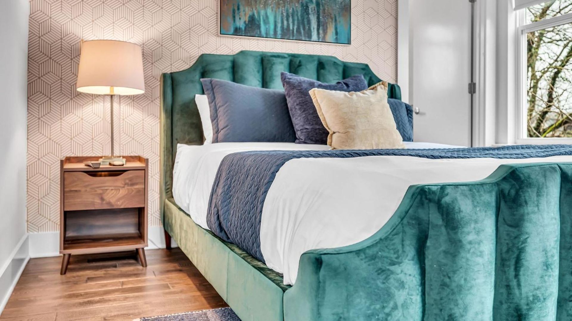 Holiday home Lux East Nash-hot Tub & Rooftop Patio *