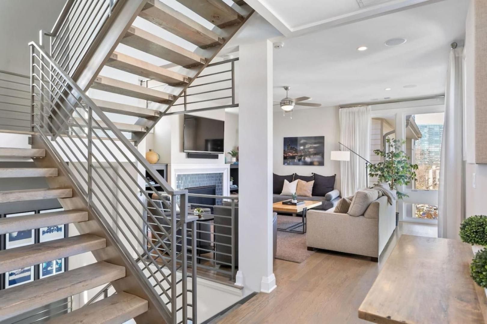 Holiday home Steps To The Gulch 4Br 3,5 Ba Rooftop Wet Bar Nashville