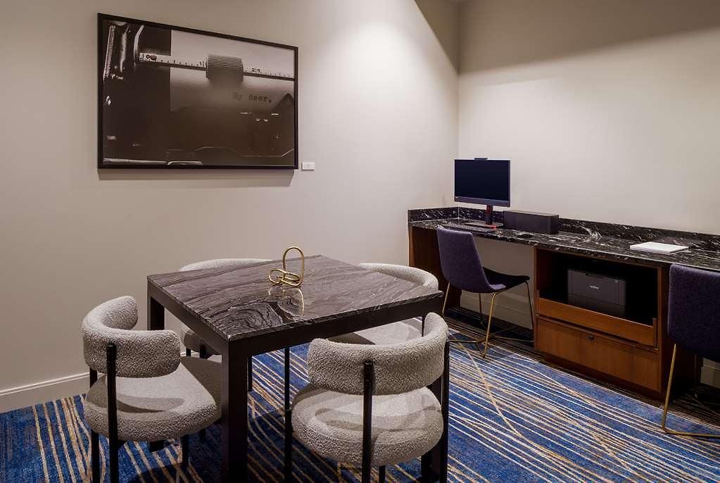 Hotel Tempo By Hilton Downtown 3*