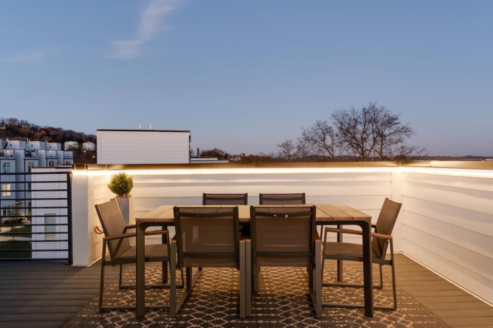 Luxury With Stunning Rooftop Views! Nashville