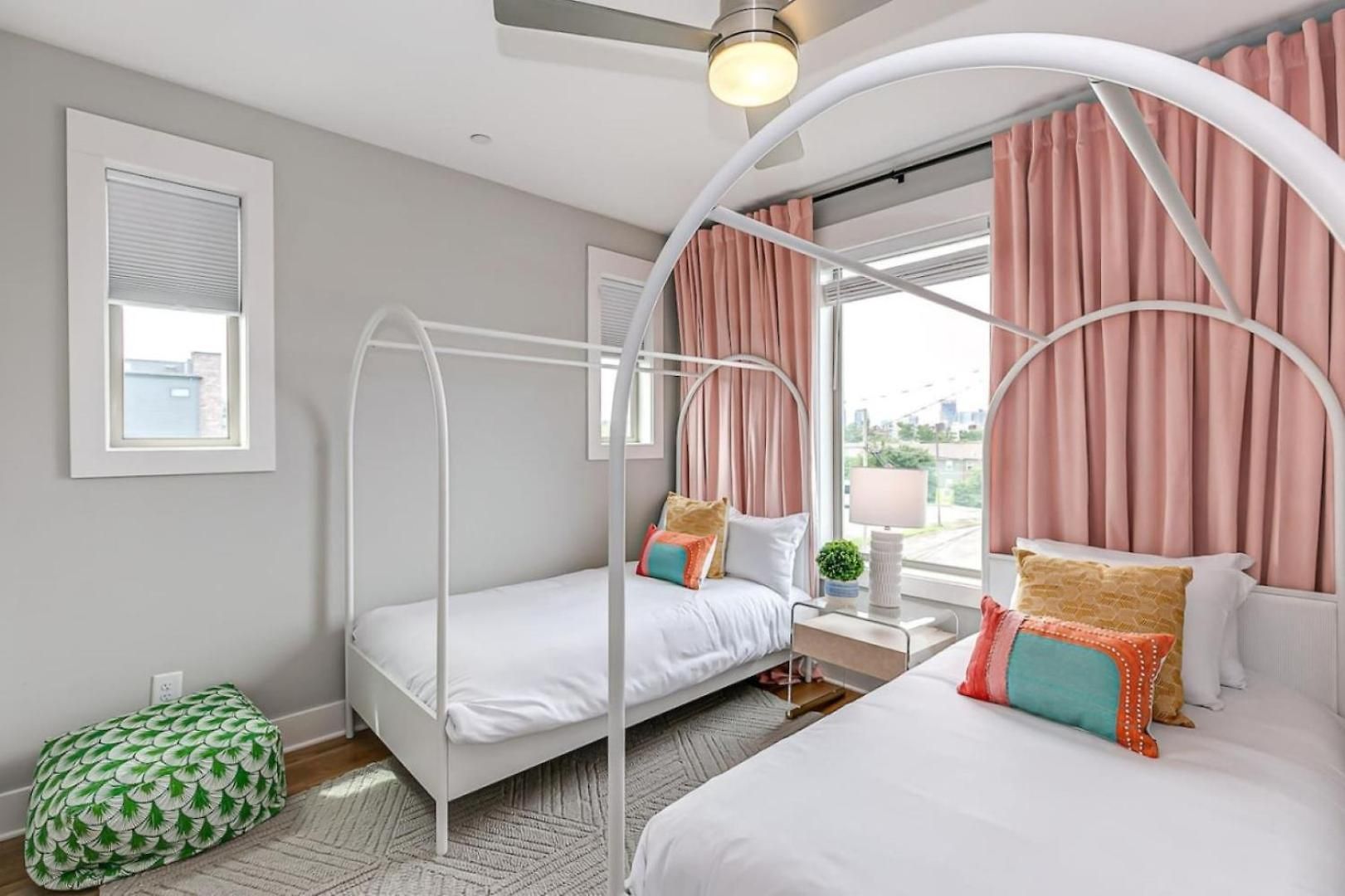 Skyline View With Rooftop Deck Holiday home *