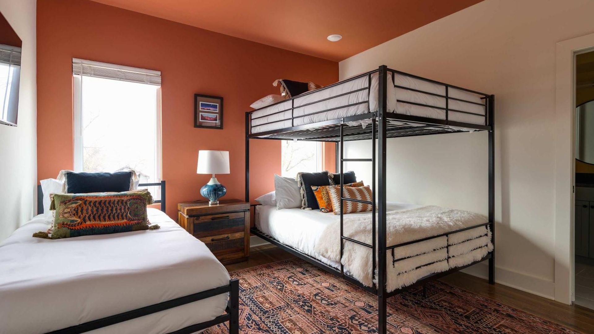 The Lyric - New Luxury Home, Rooftop With Firepit! Holiday home Nashville