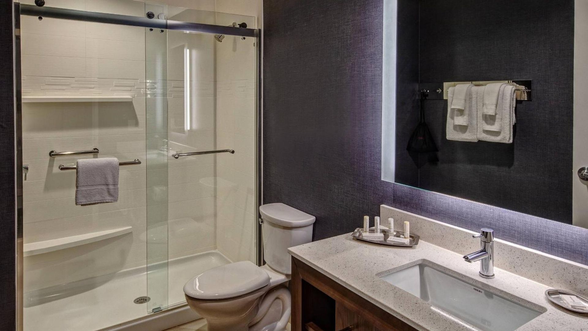 By Marriott Hills 3*