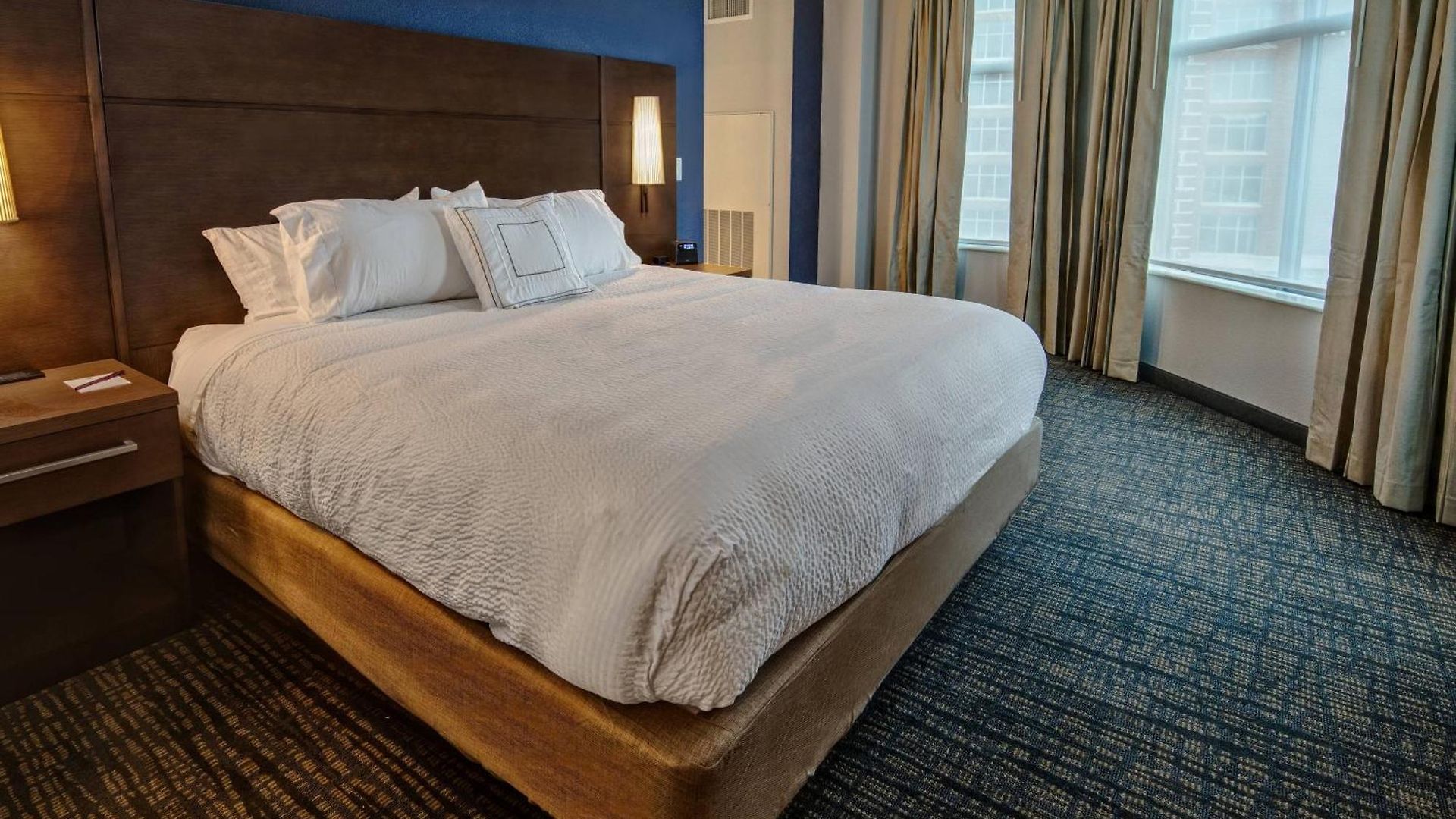 Hotel By Marriott Hills Nashville