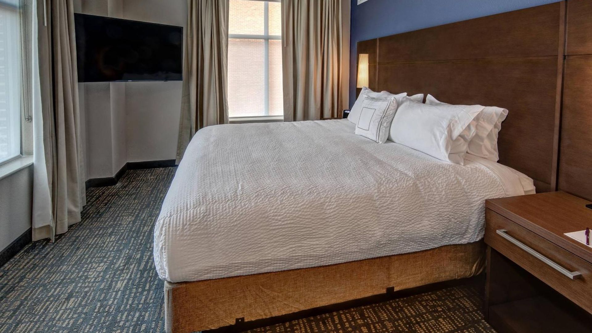 By Marriott Hills 3*