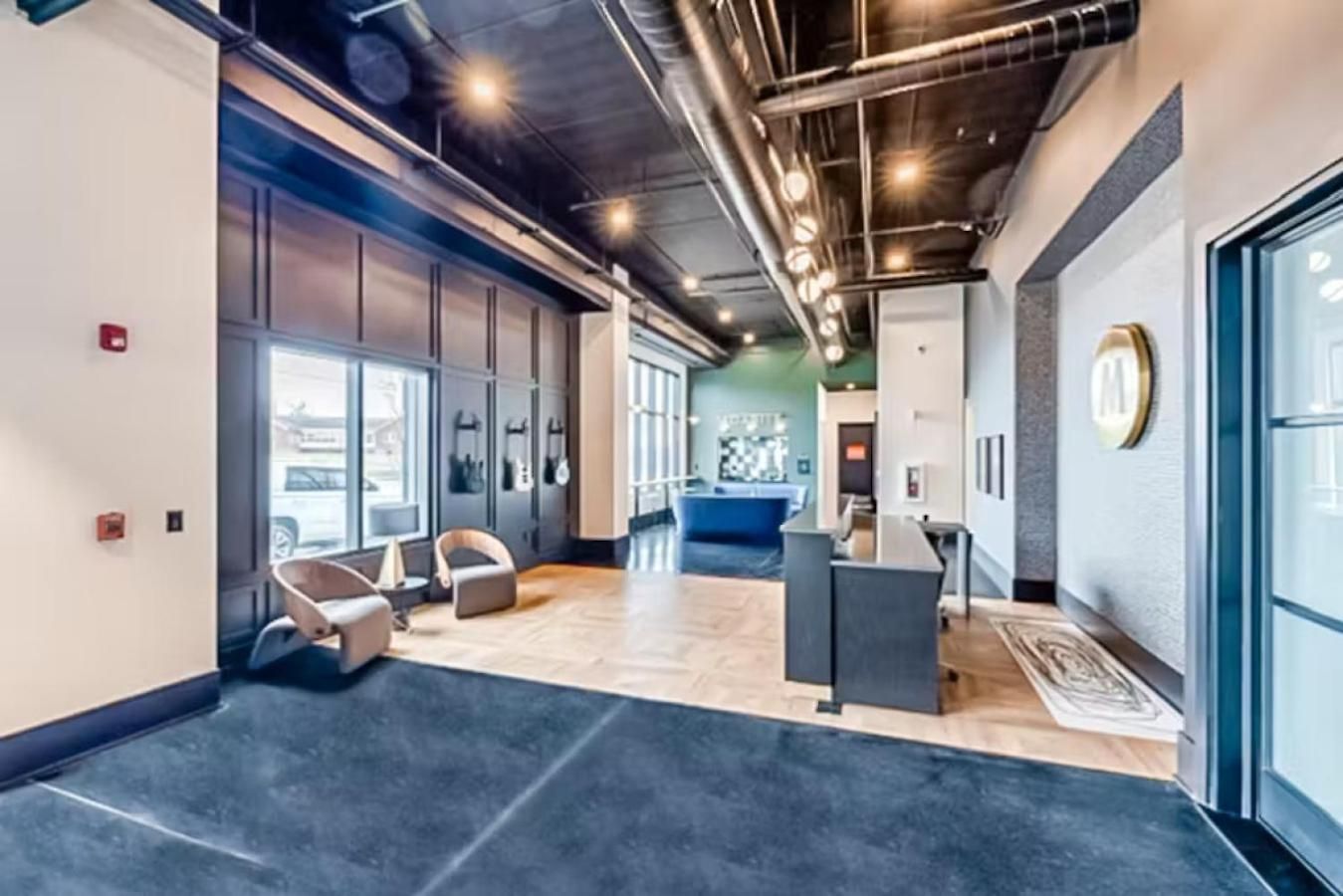 Apartment The Muse - Modern 2br With Private Balcony And Rooftop Access *