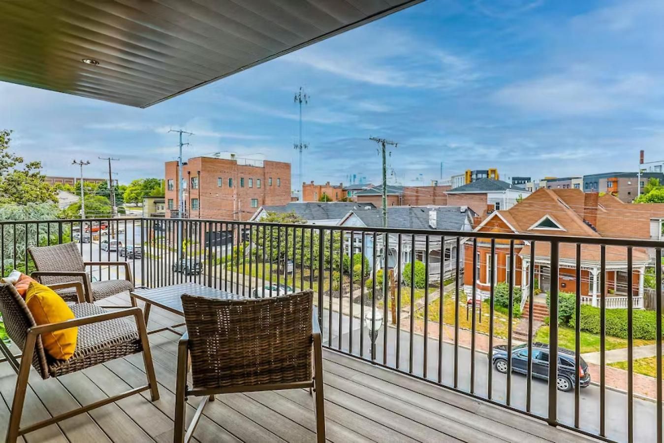 The Muse - Modern 2br With Private Balcony And Rooftop Access Apartment *
