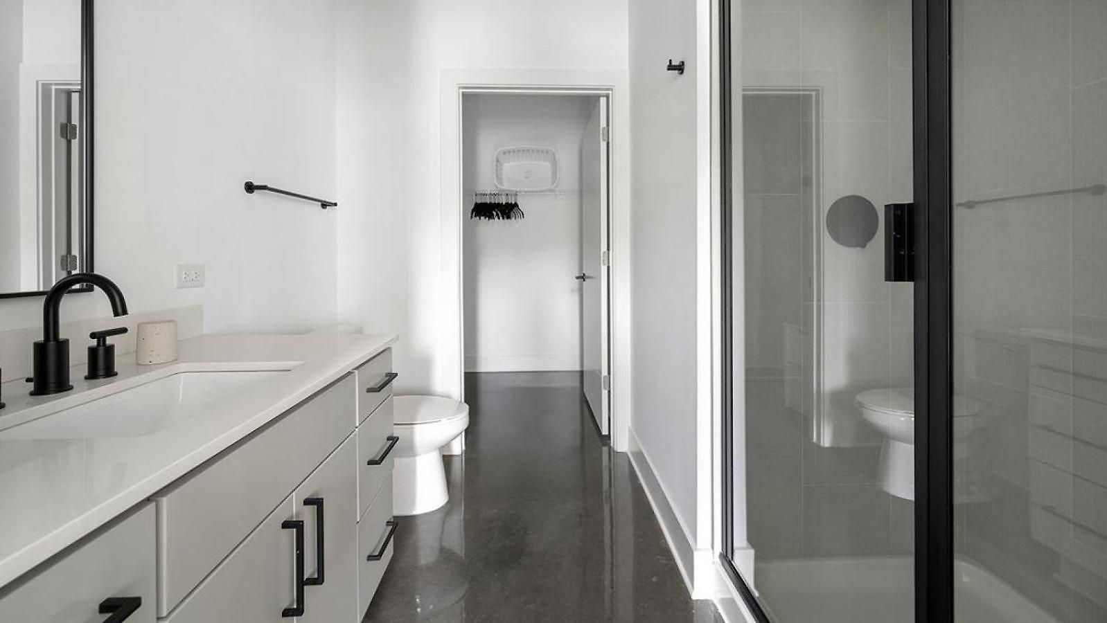 Apartment Landing At Standard Assembly - In South