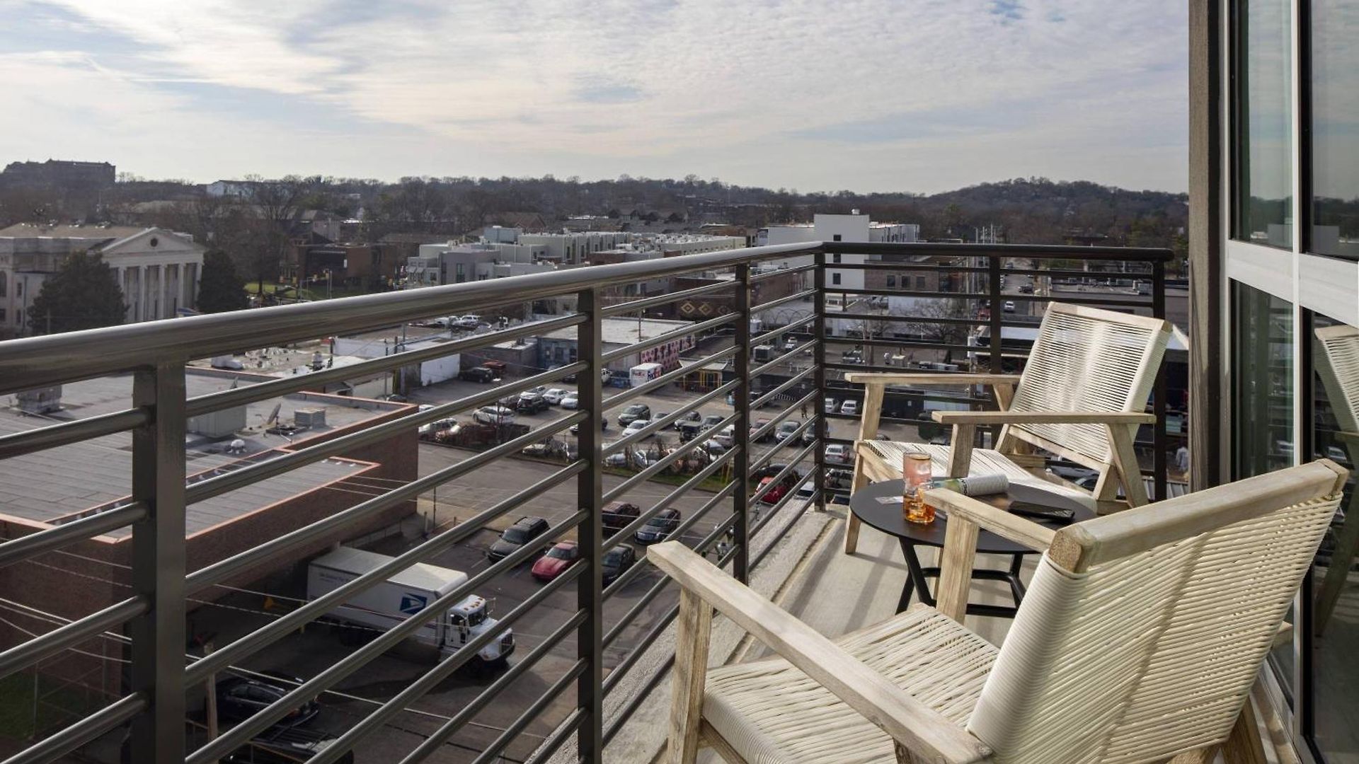 Moxy Vanderbilt Area