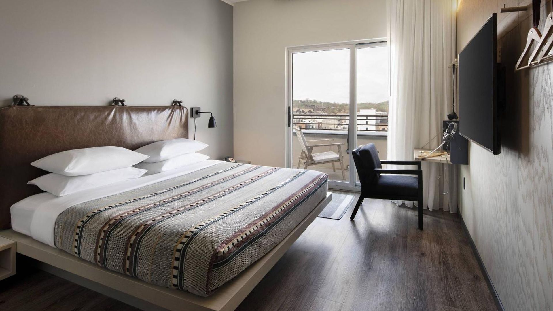 Moxy Vanderbilt Area Hotel 3*