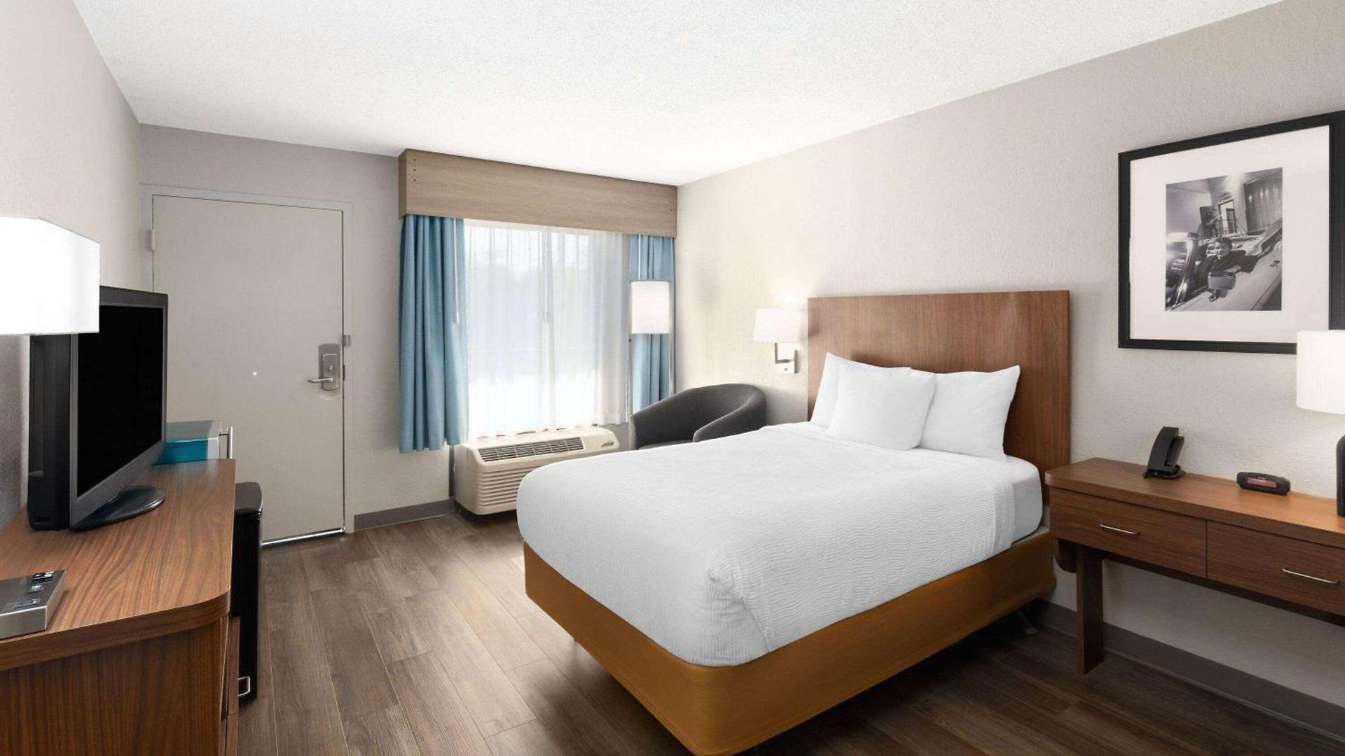 Hotel Baymont By Wyndham Airport