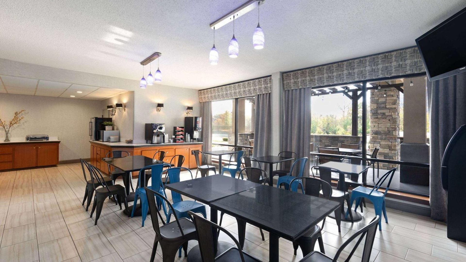 Baymont By Wyndham Airport Hotel Nashville