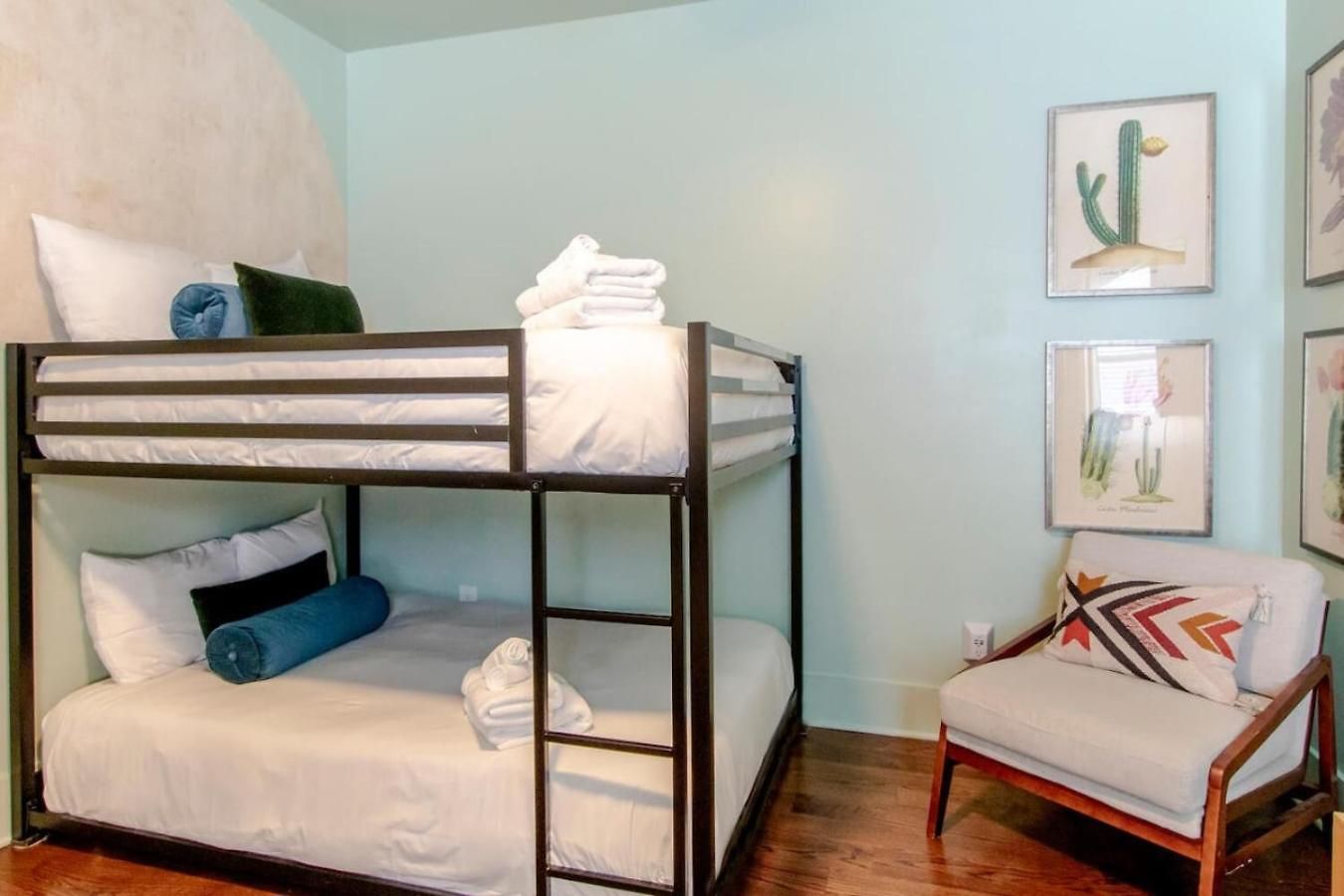 Spectacular Vibes - 5 Stars - Giant Covered Patio *