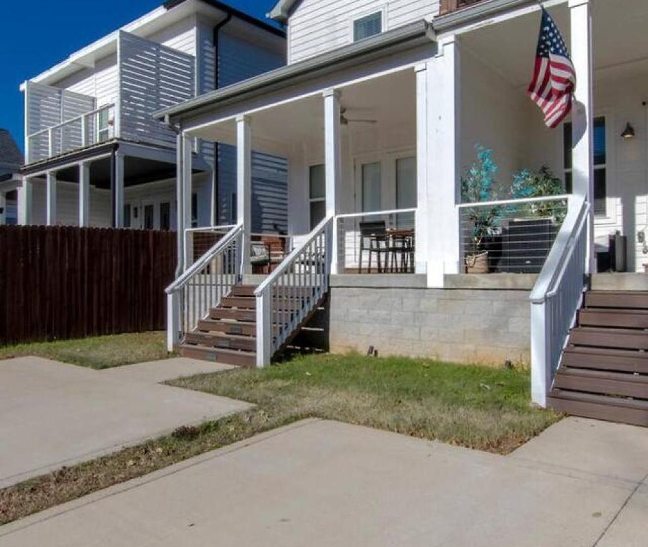 Spectacular Vibes - 5 Stars - Giant Covered Patio Holiday home *