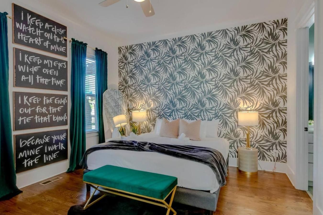 Spectacular Vibes - 5 Stars - Giant Covered Patio Holiday home *