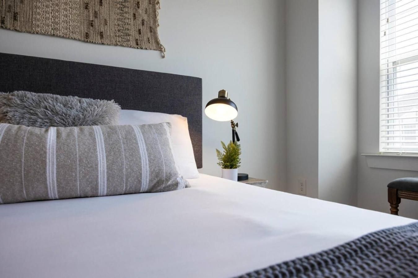 Holiday home Minutes To Broadway Unwind In Style *