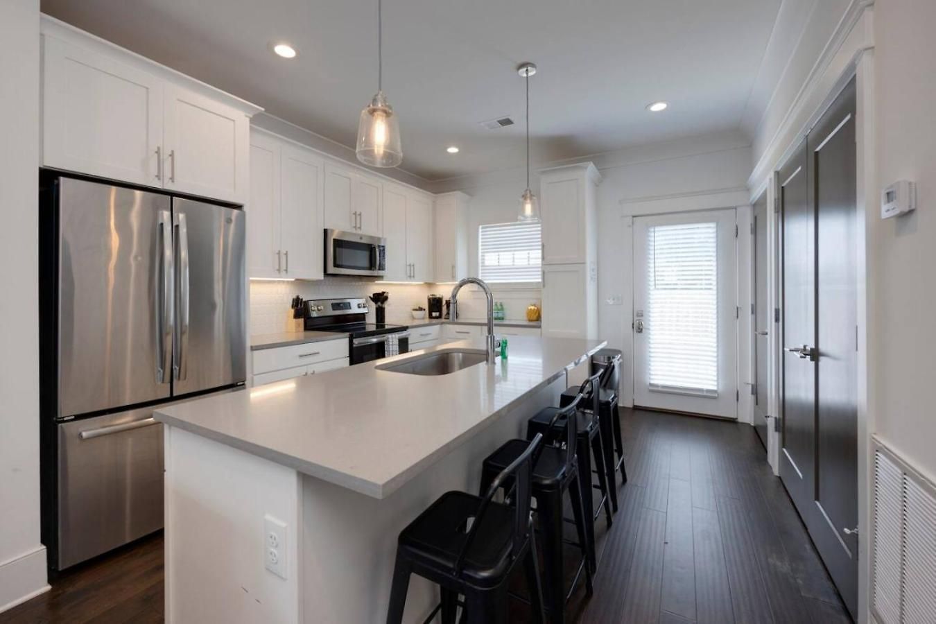 Minutes To Broadway Pet Friendly Escape Holiday home Nashville