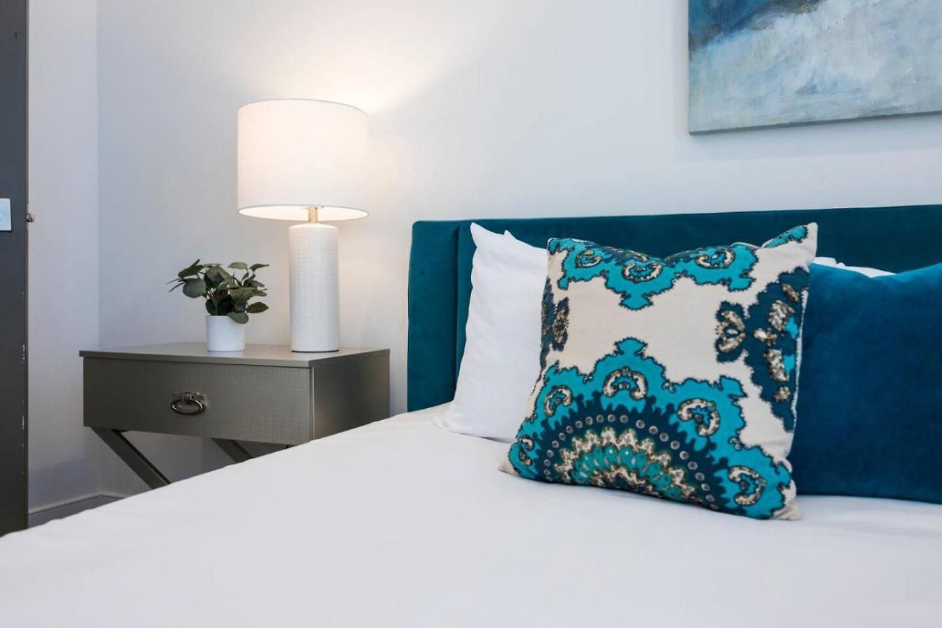 Minutes To Broadway Pet Friendly Escape