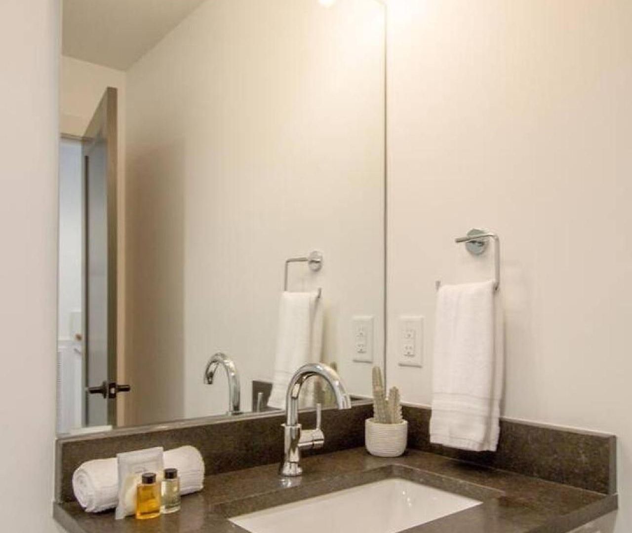 Luxury Super Ultra Comfort 12 Beds * Nashville