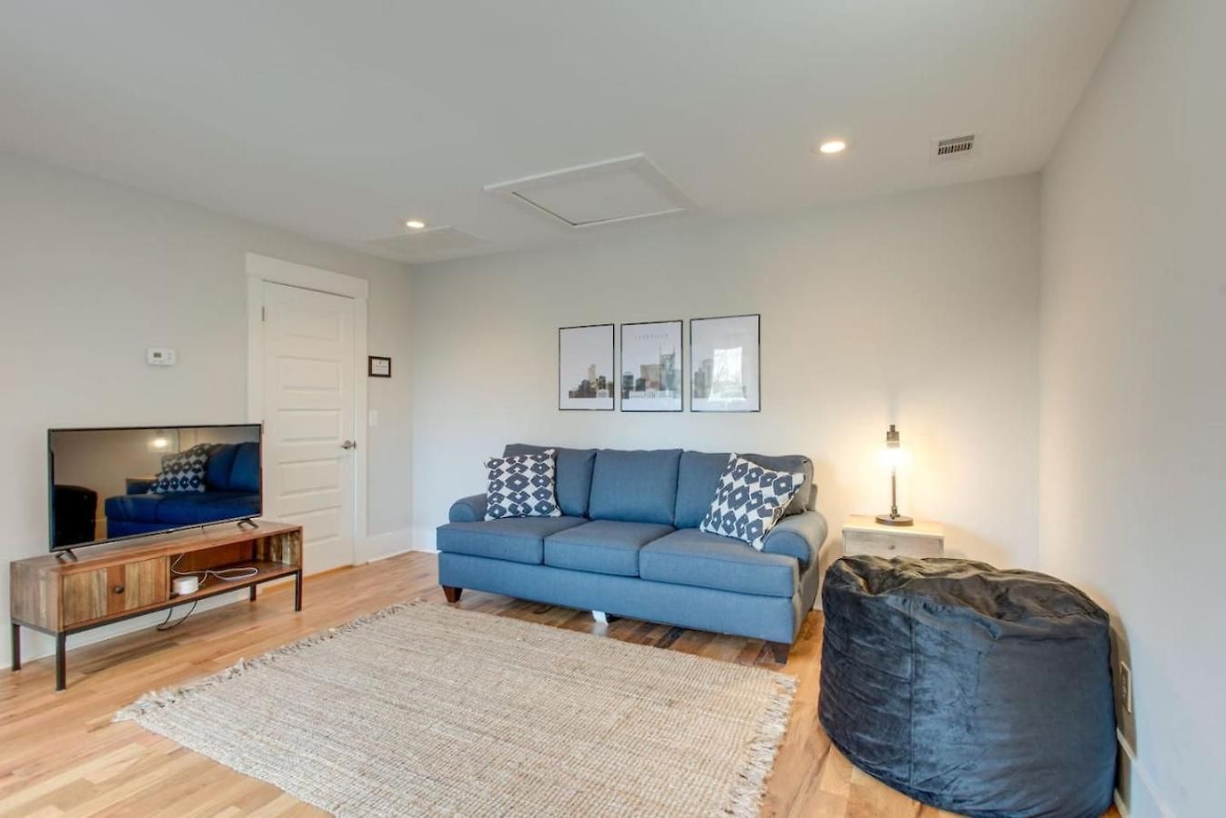 East Nash Luxury Four Bedrooms Huge Rooftop Patio