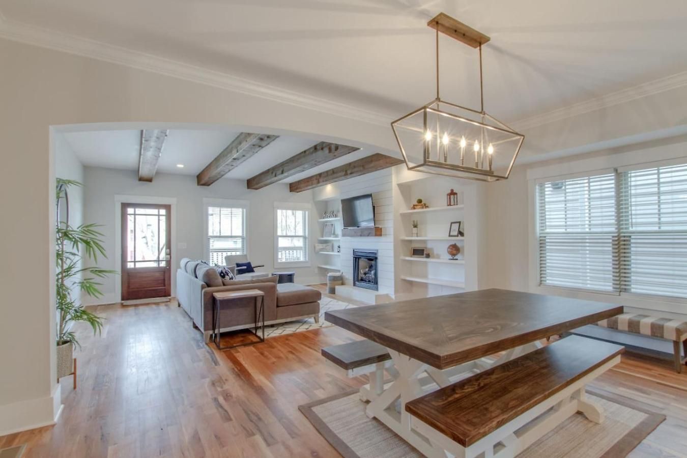 Holiday home East Nash Luxury Four Bedrooms Huge Rooftop Patio *