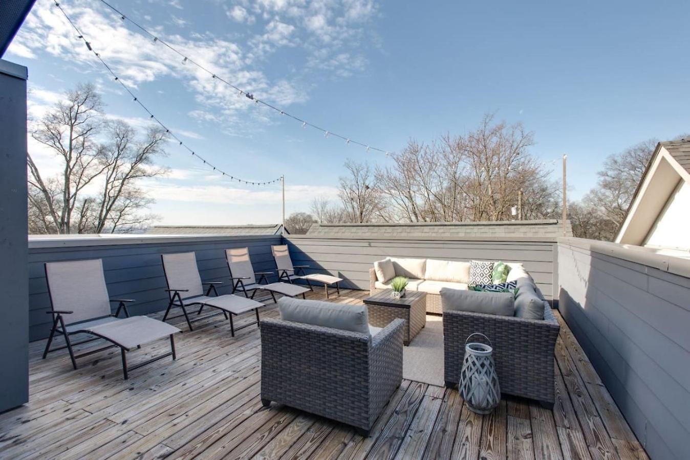 East Nash Luxury Four Bedrooms Huge Rooftop Patio