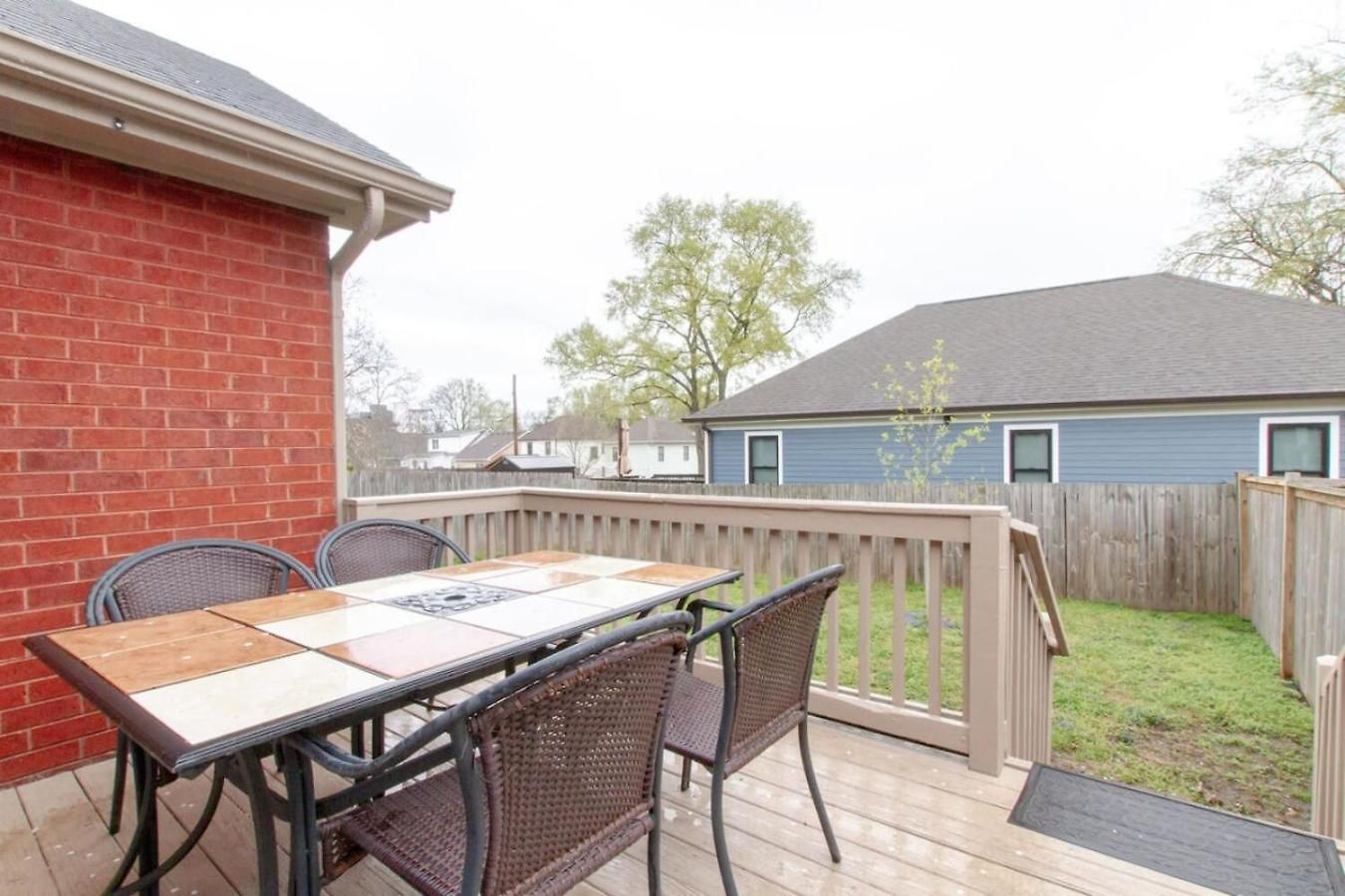 Holiday home Bright And Fresh Large Backyard Minutes To Broadway Nashville