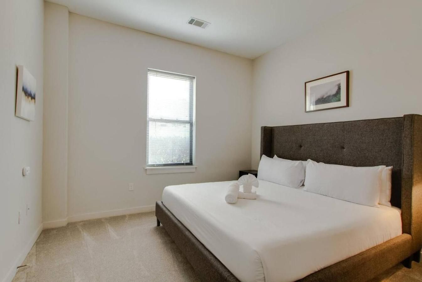 Contemporary Music Row Belmont Area Apartment