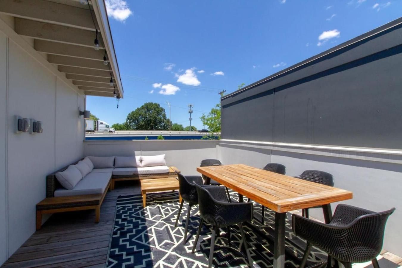 Holiday home Chic Private Rooftop Minutes To Downtown