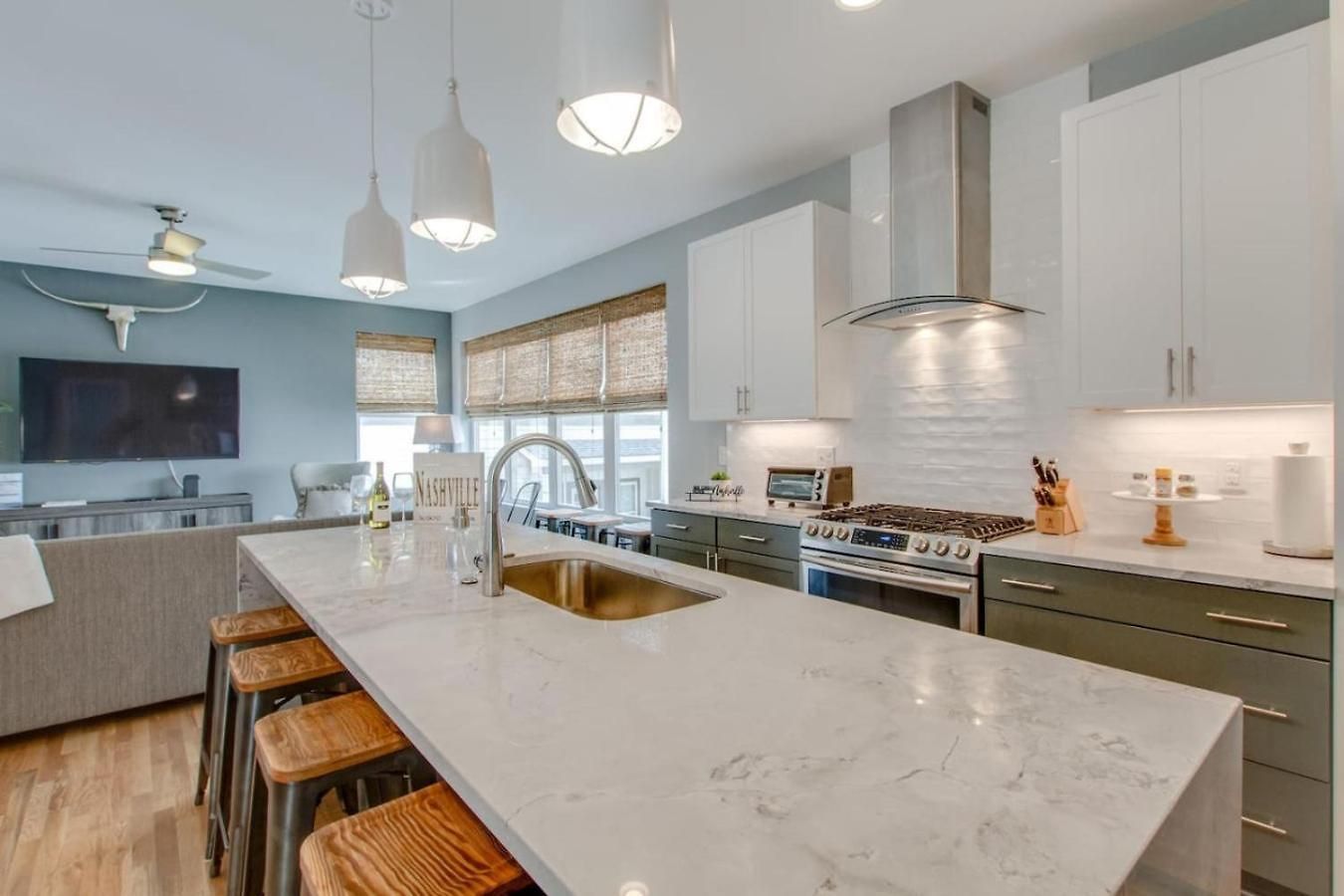 Gulch Mega Super Rooftop Premier Location Holiday home