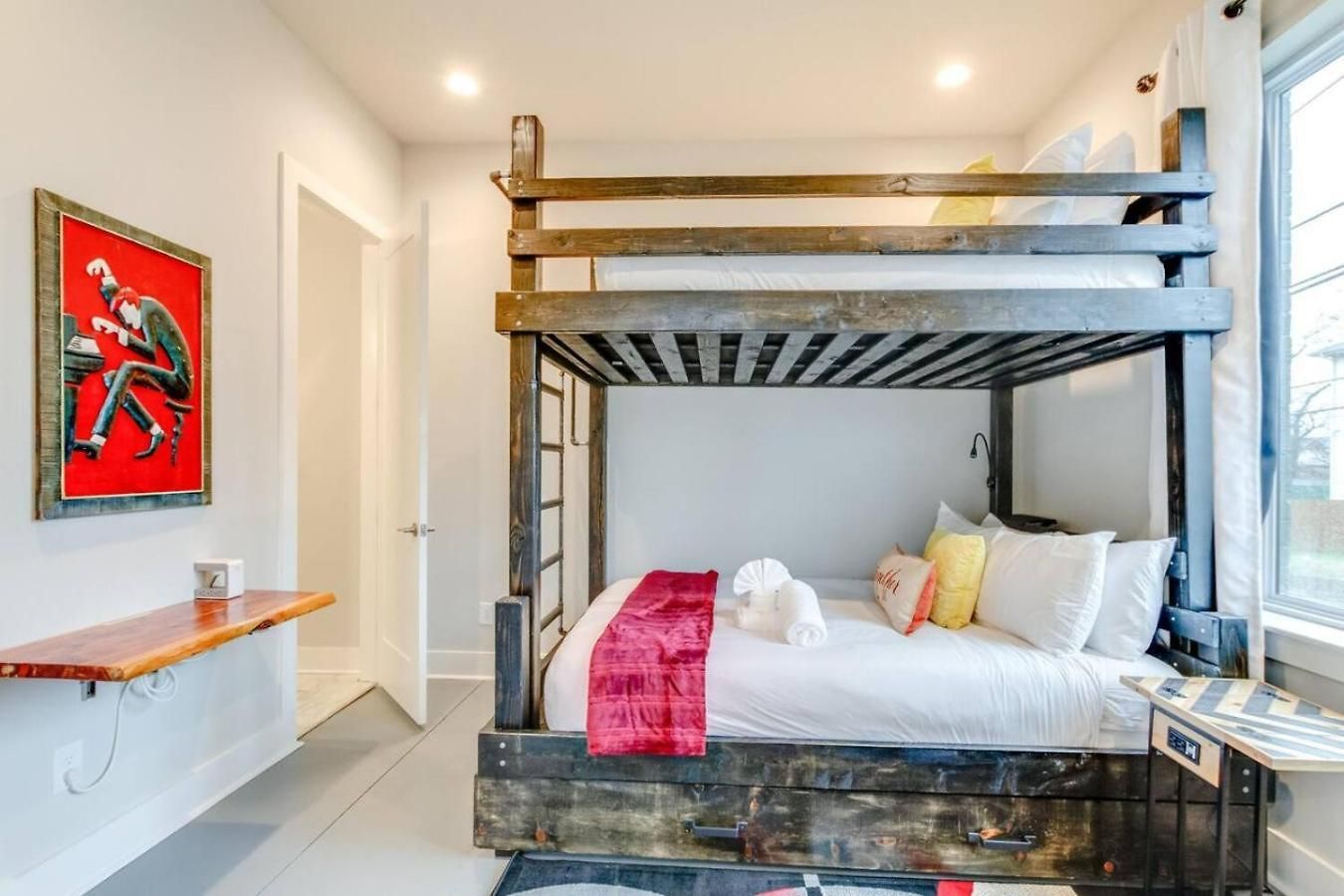 Holiday home Spacious Contemporary Townhome With Private Rooftop *