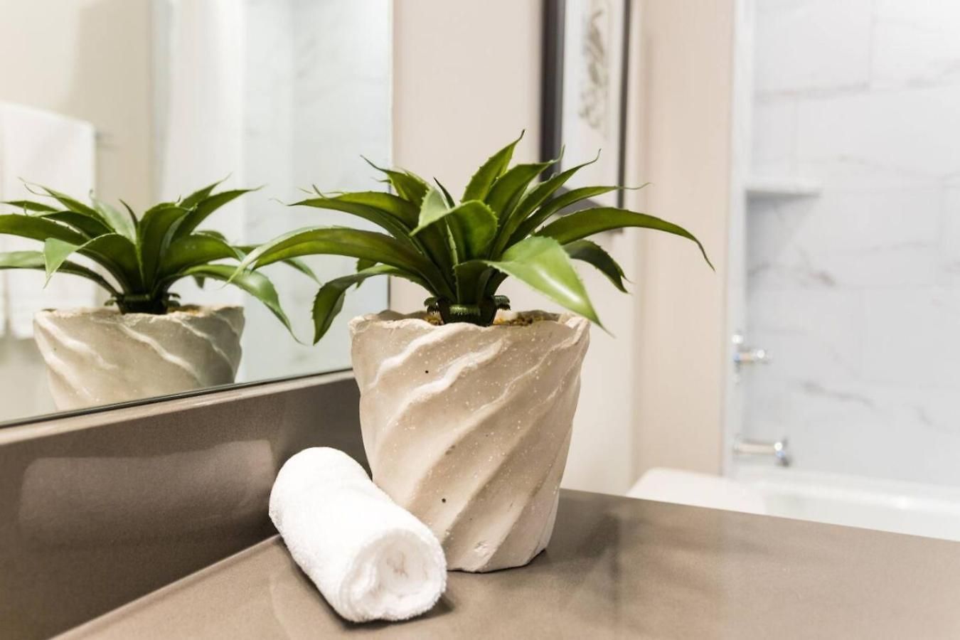 Holiday home Large Royal Townhome Beautiful Design And Rooftop *