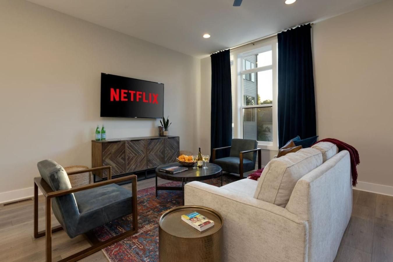 Large Royal Townhome Beautiful Design And Rooftop Holiday home Nashville