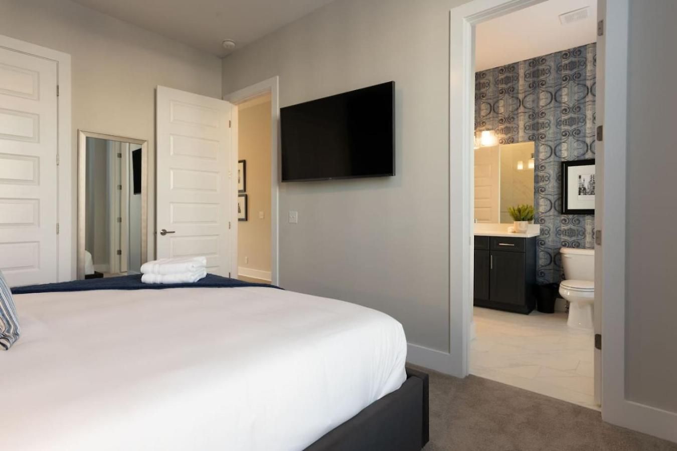 Large Royal Townhome Beautiful Design And Rooftop Holiday home Nashville