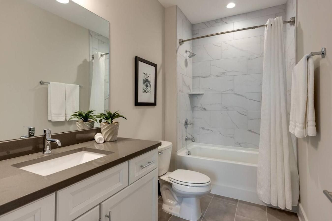 Large Royal Townhome Beautiful Design And Rooftop Holiday home Nashville