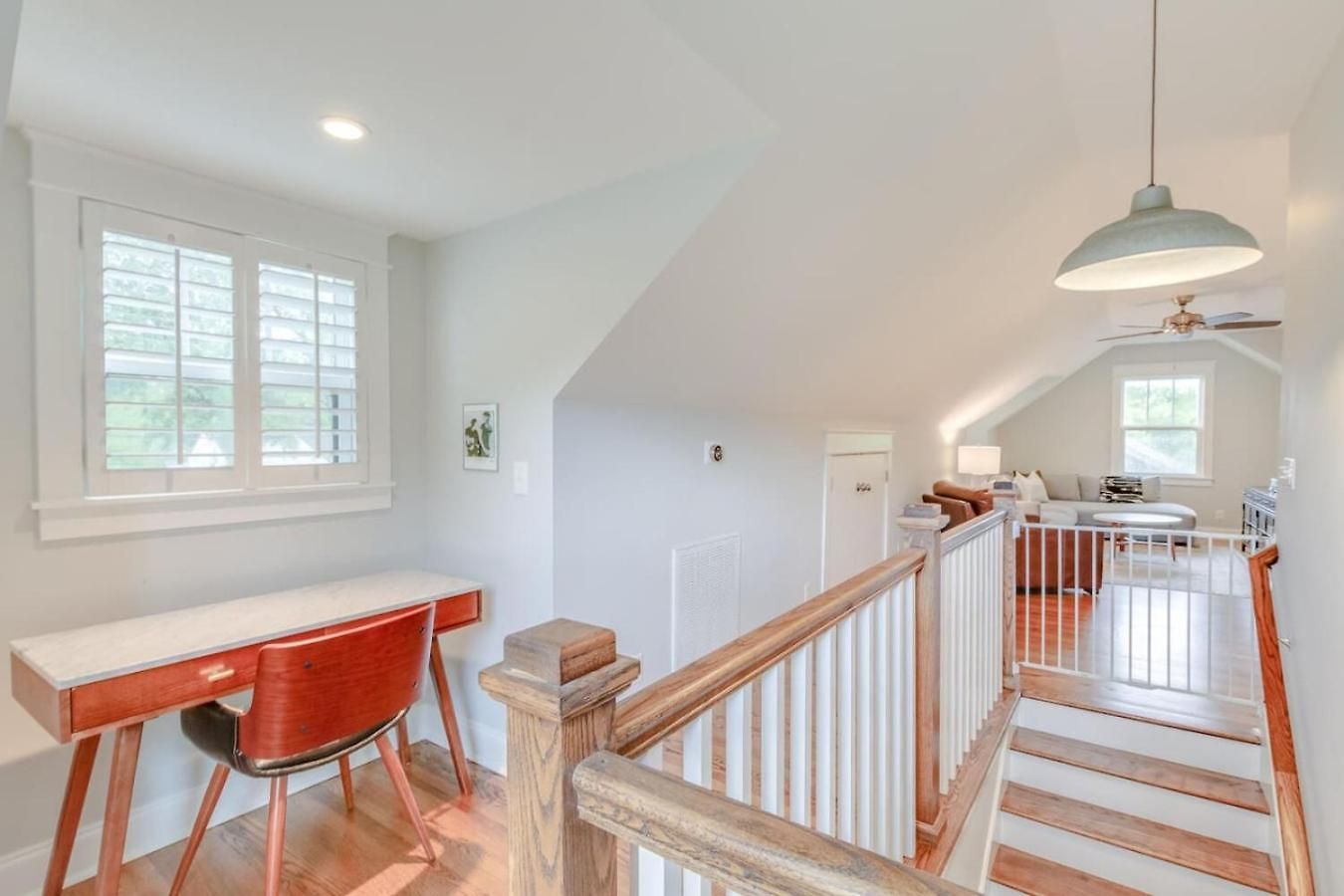 East Paradise 4 Bedroom Large Backyard