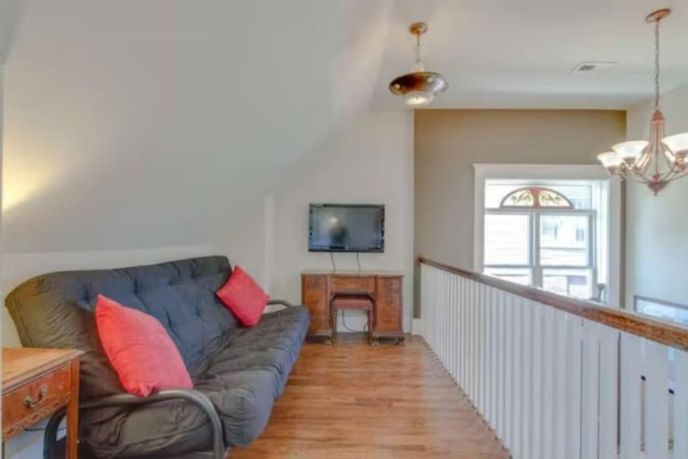 Holiday home Huge Vandy Minutes To Downtown Walk To Grocery *