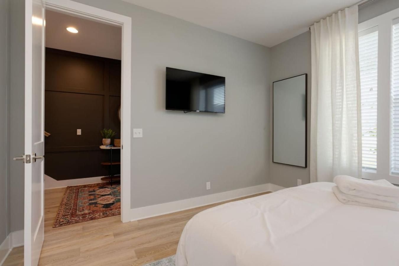 Luxury Downtown Townhome Elevated Skyline Views