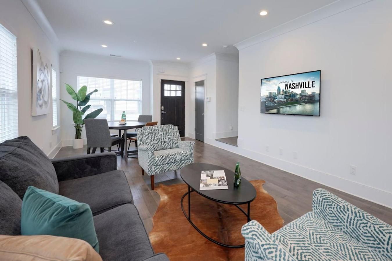 Minutes To Broadway Luxurious Gated Townhome Nashville