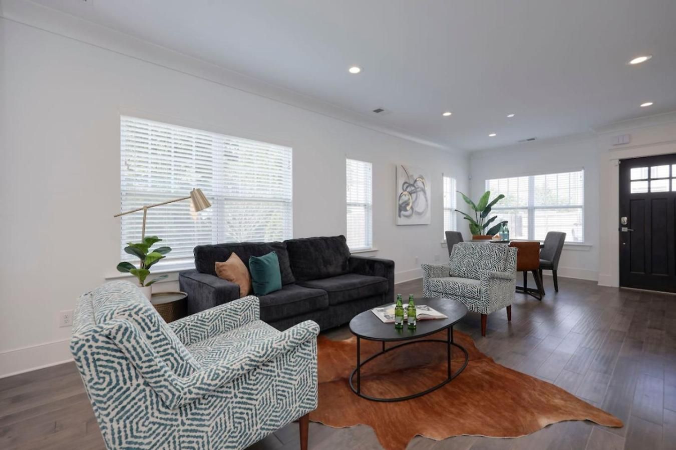 Minutes To Broadway Luxurious Gated Townhome * Nashville