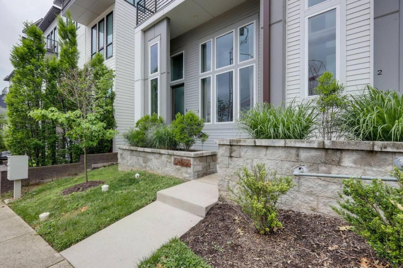 Stunning West End Walkable Area Holiday home