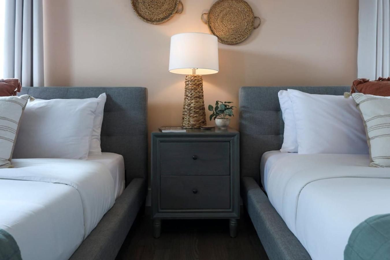 Stunning West End Walkable Area Holiday home