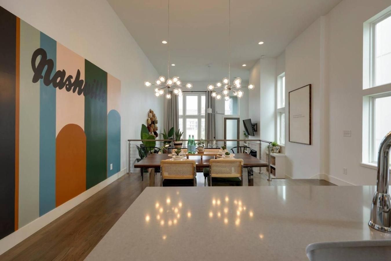 Stunning West End Walkable Area Nashville