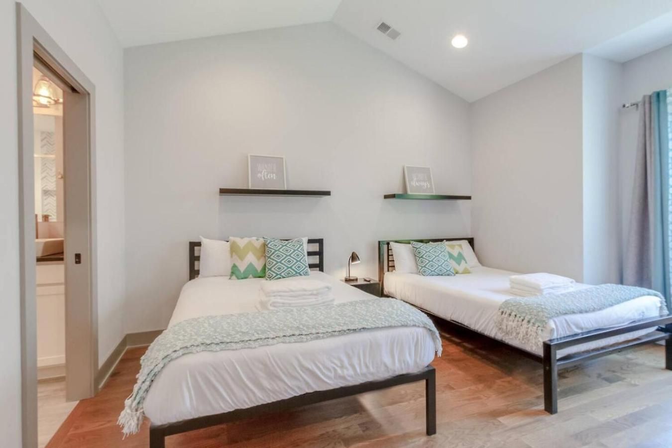 Music Finest In Edgehill 2500 Square Feet Holiday home *