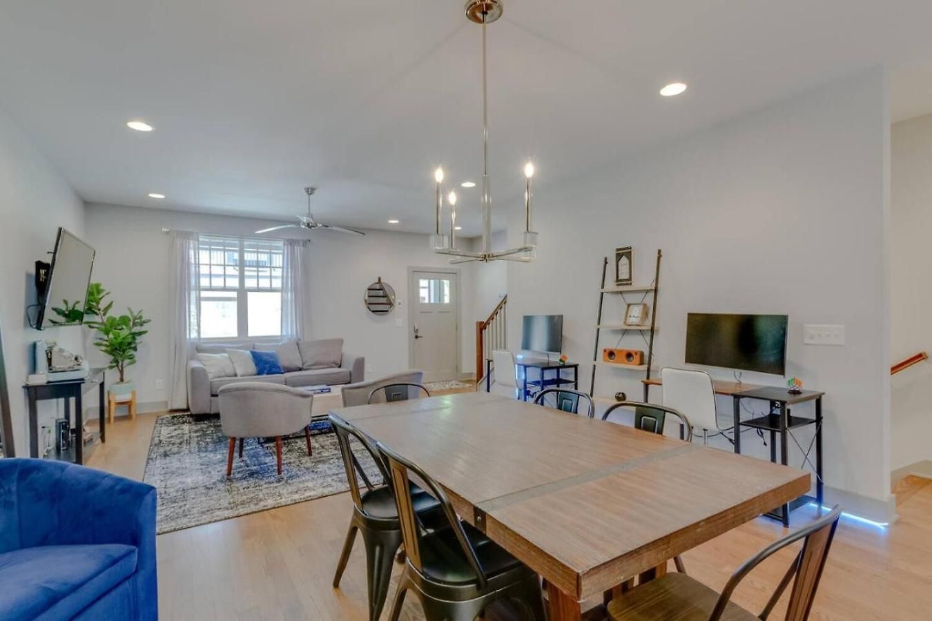 Holiday home Music Finest In Edgehill 2500 Square Feet *