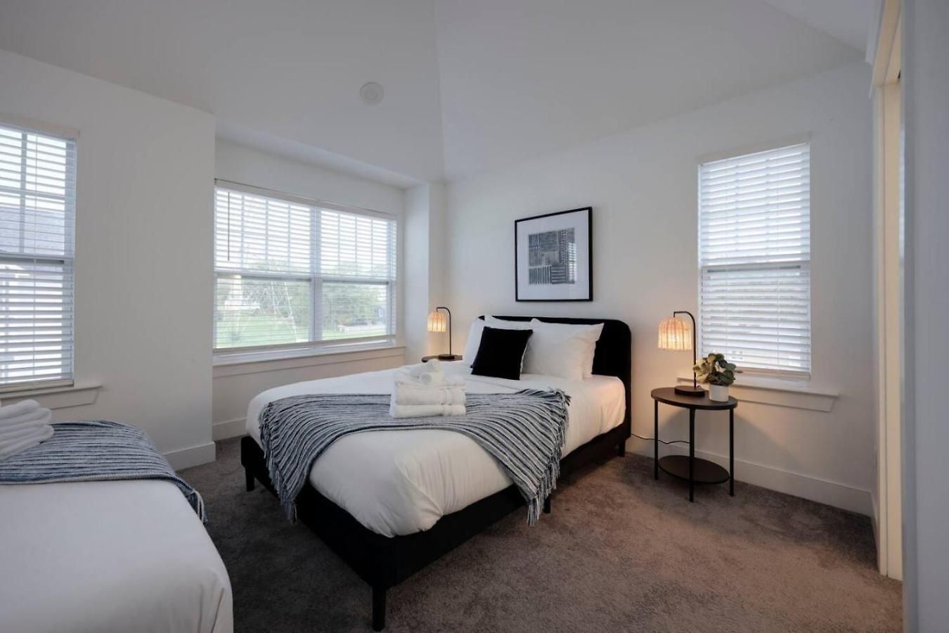 Minutes To Broadway Music Modern Townhome